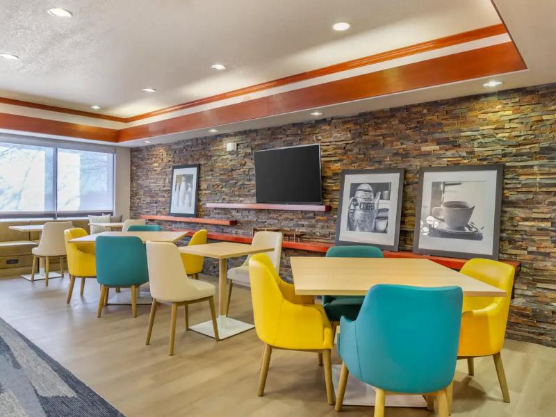 Comfort Inn & Suites Rapid City Near Mt Rushmore image