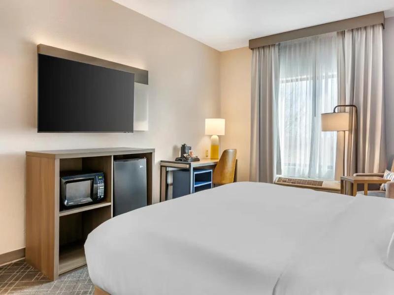 Comfort Inn & Suites Rapid City Near Mt Rushmore image