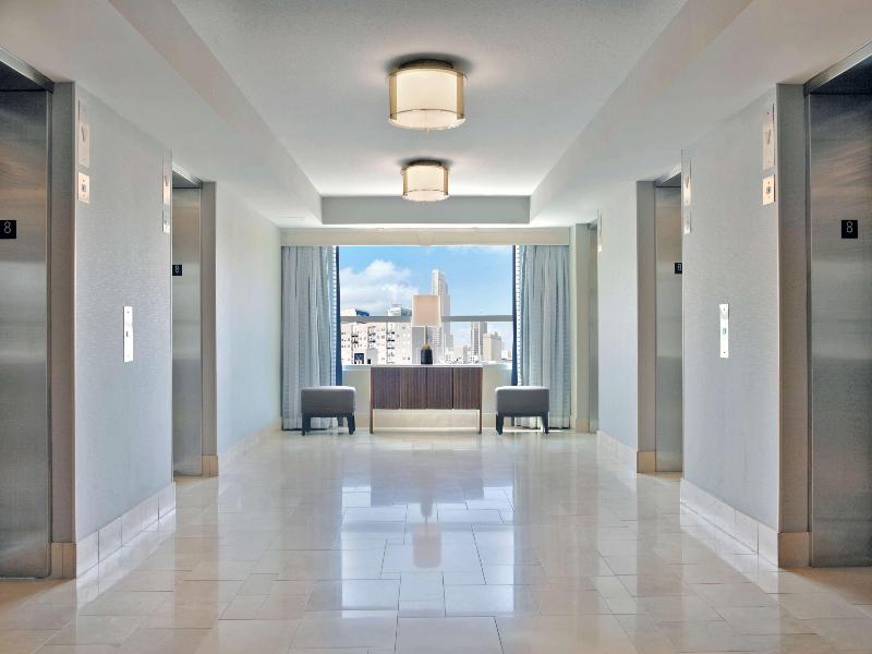 Hilton Omaha — general view