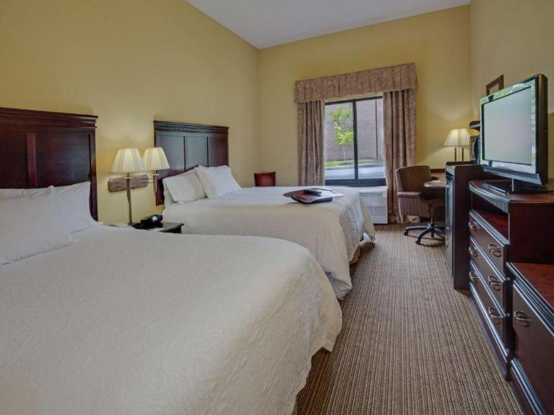 Hampton Inn Bennington image