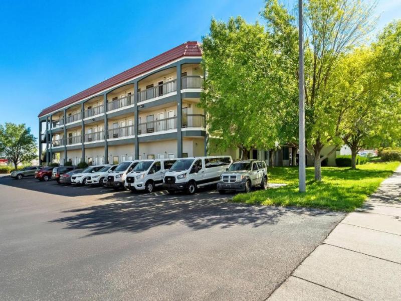 Quality Inn & Suites Albuquerque image