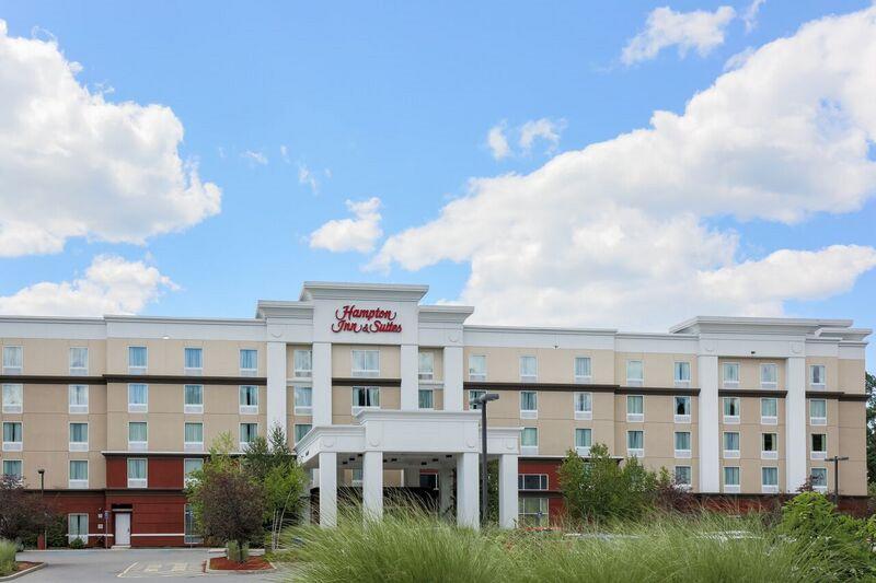Hampton Inn & Suites Poughkeepsie image