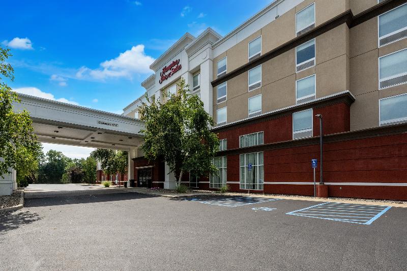 Hampton Inn & Suites Poughkeepsie image