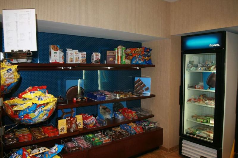 Hampton Inn & Suites Poughkeepsie image