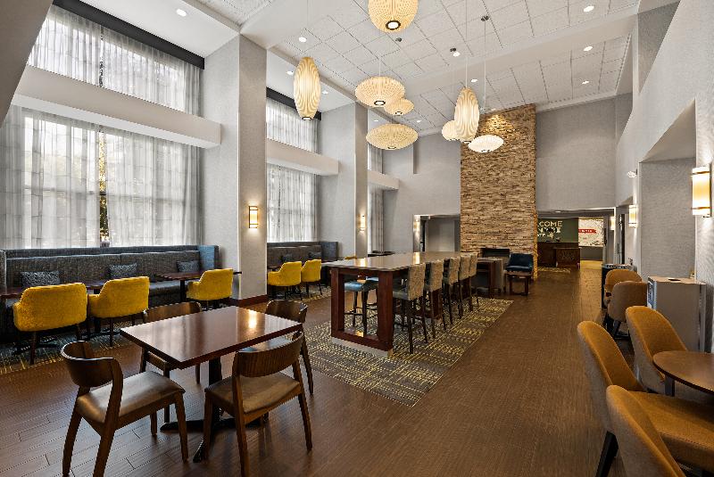 Hampton Inn & Suites Poughkeepsie image