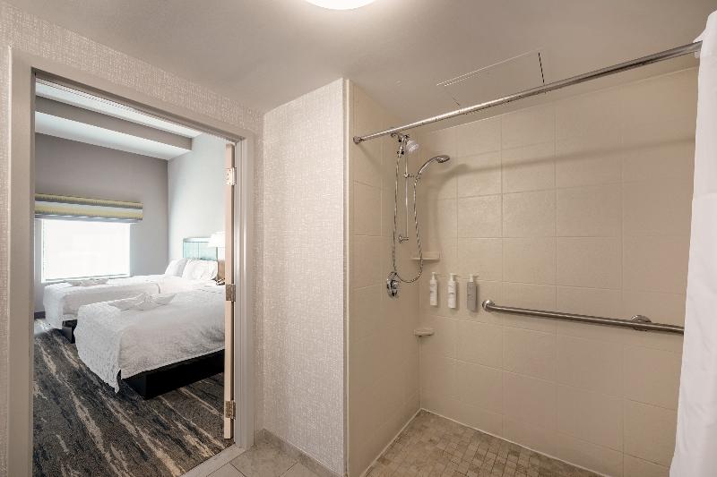Hampton Inn & Suites Poughkeepsie image