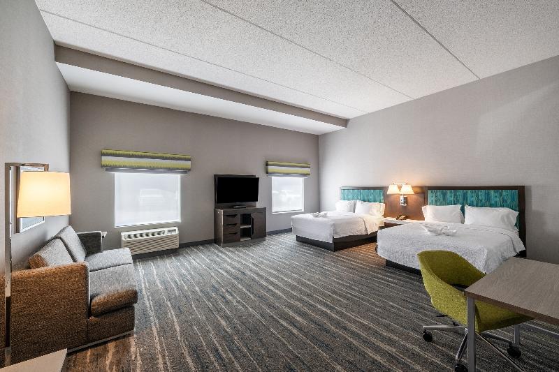 Hampton Inn & Suites Poughkeepsie image