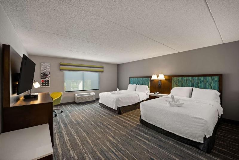 Hampton Inn & Suites Poughkeepsie image
