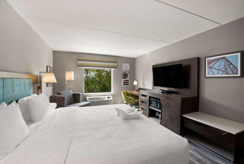 Hampton Inn & Suites Poughkeepsie image