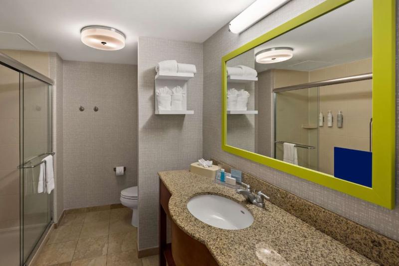 Hampton Inn & Suites Poughkeepsie image
