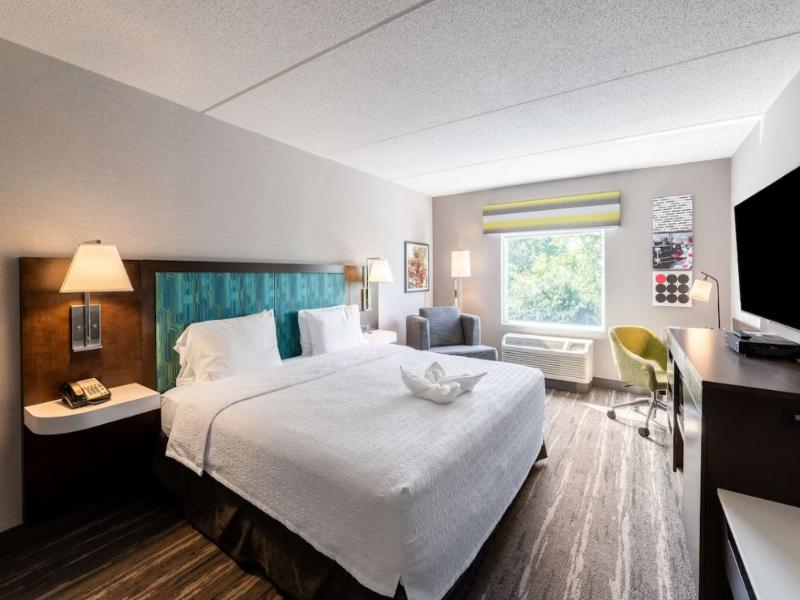 Hampton Inn & Suites Poughkeepsie image