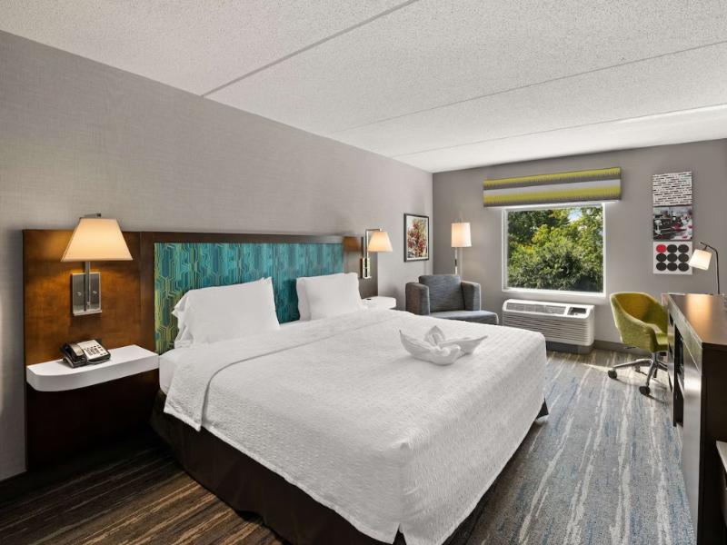 Hampton Inn & Suites Poughkeepsie image