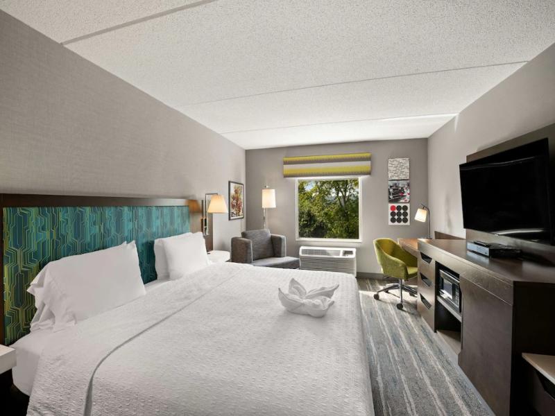 Hampton Inn & Suites Poughkeepsie image
