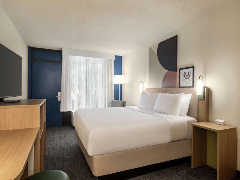 Hampton Inn & Suites Poughkeepsie image
