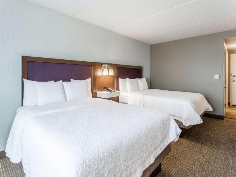 Hampton Inn & Suites Chicago-Libertyville image