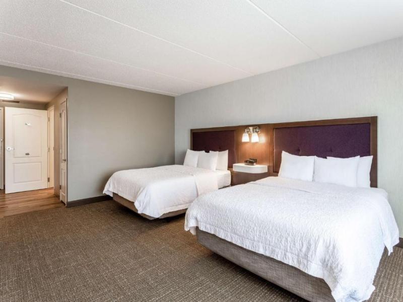 Hampton Inn & Suites Chicago-Libertyville image