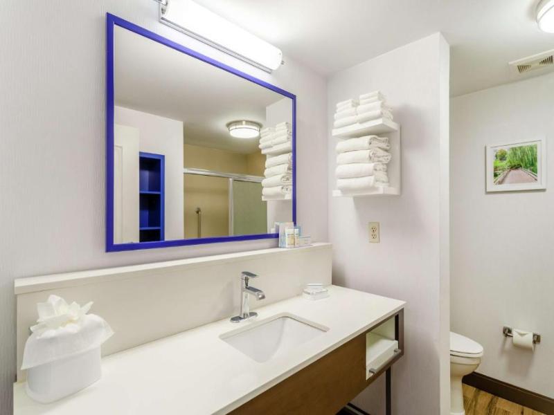 Hampton Inn & Suites Chicago-Libertyville image