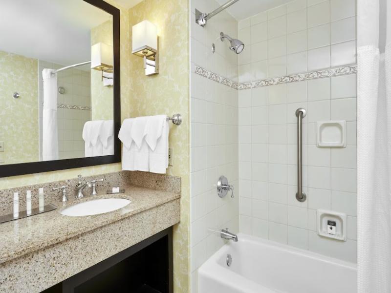 DoubleTree by Hilton Chicago - Oak Brook image