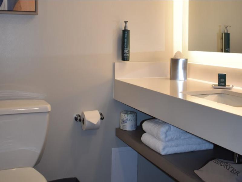 DoubleTree by Hilton Chicago - Oak Brook image