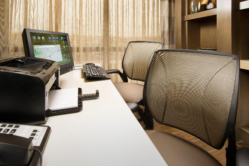 Holiday Inn Express Boston North-Woburn