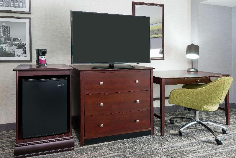 Hampton Inn South Plainfield-Piscataway image
