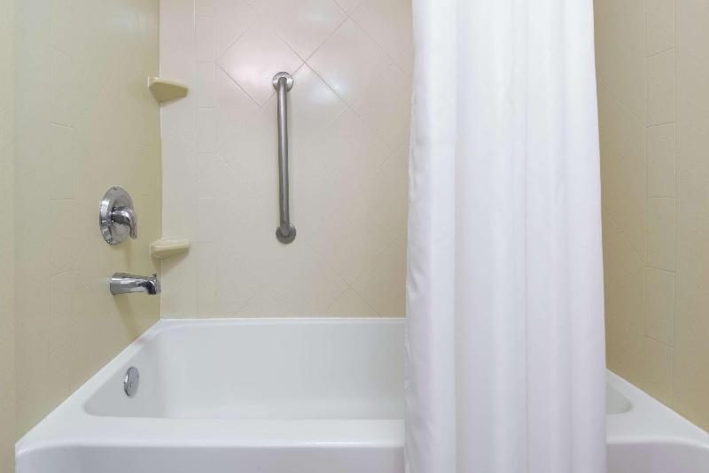 Hampton Inn South Plainfield-Piscataway image