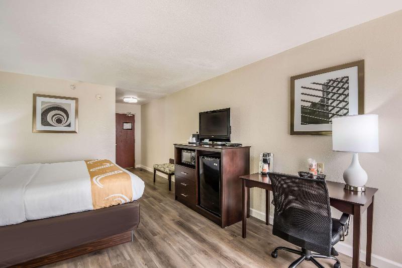 Quality Inn & Suites Quincy - Downtown image