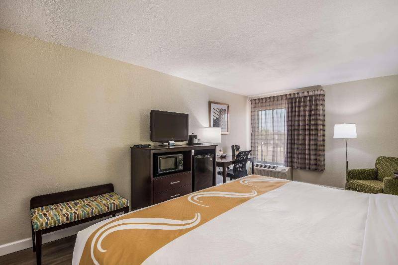 Quality Inn & Suites Quincy - Downtown image