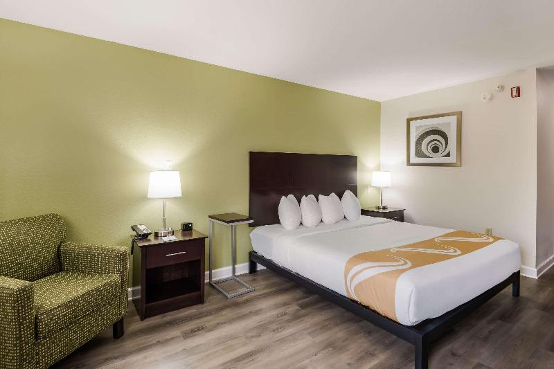 Quality Inn & Suites Quincy - Downtown image