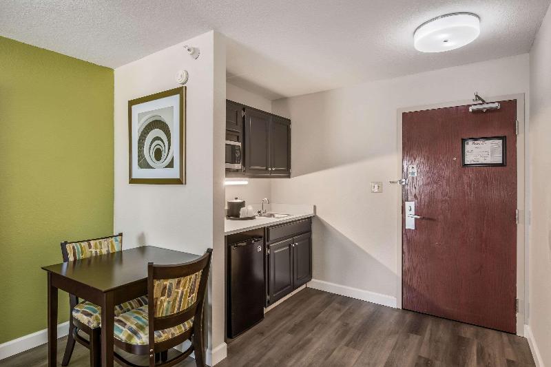 Quality Inn & Suites Quincy - Downtown image
