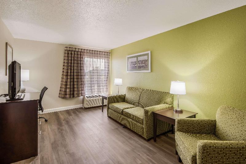 Quality Inn & Suites Quincy - Downtown image