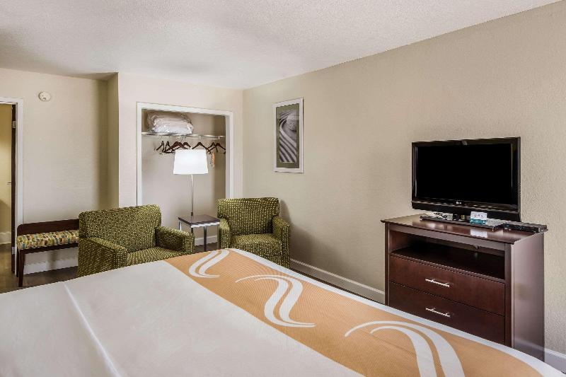 Quality Inn & Suites Quincy - Downtown image
