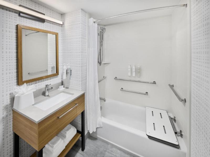 Hampton Inn Chicago/Carol Stream (Wheaton Area) image