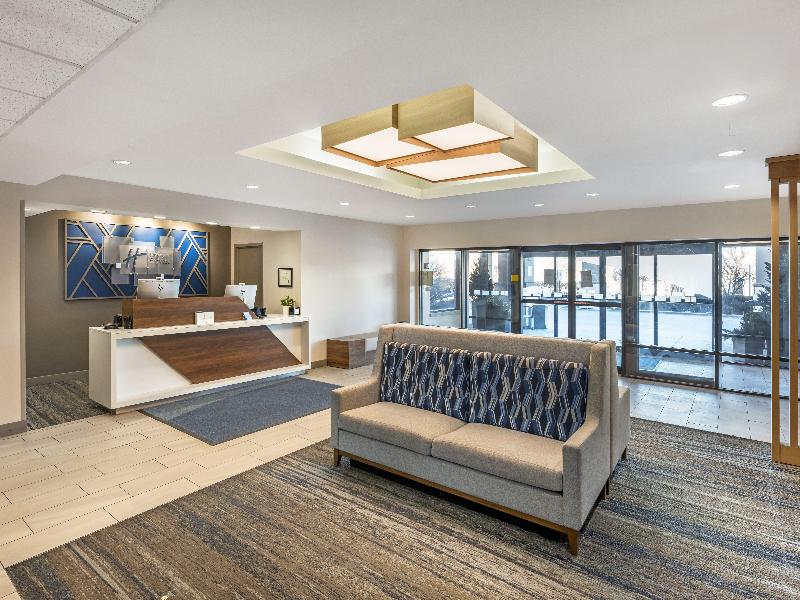 Holiday Inn Express Crestwood image
