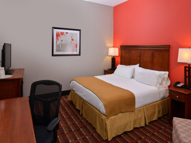 Holiday Inn Express Crestwood image