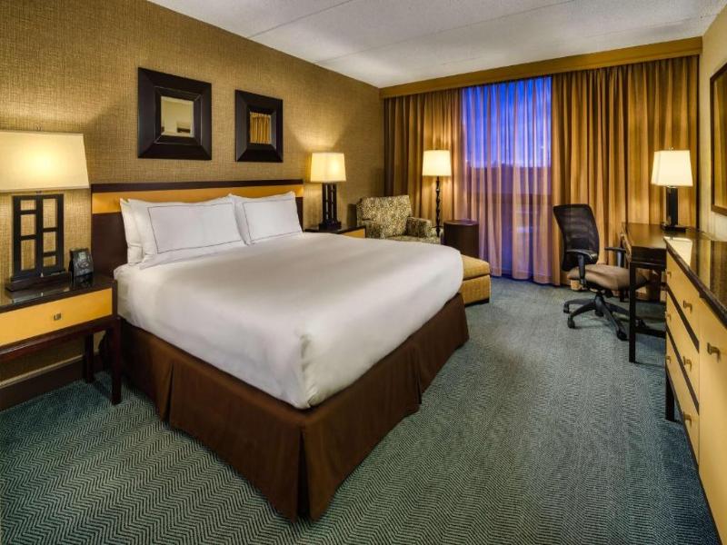 Doubletree Hilton Hotel Chicago Arlington Heights image