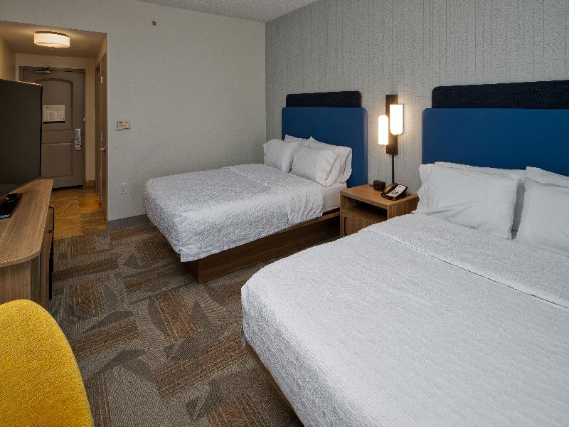 Hampton Inn Tomah 4