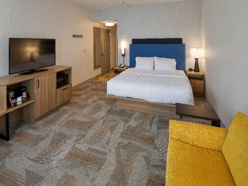 Hampton Inn Tomah 5