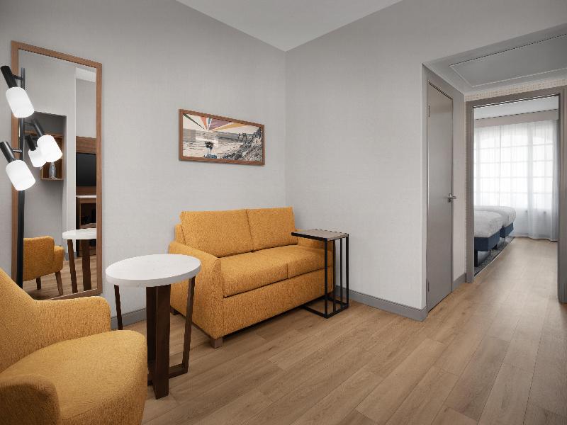 Hampton Inn & Suites San Clemente image