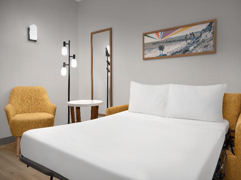 Hampton Inn & Suites San Clemente image