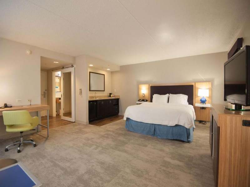 Hampton Inn Doylestown image