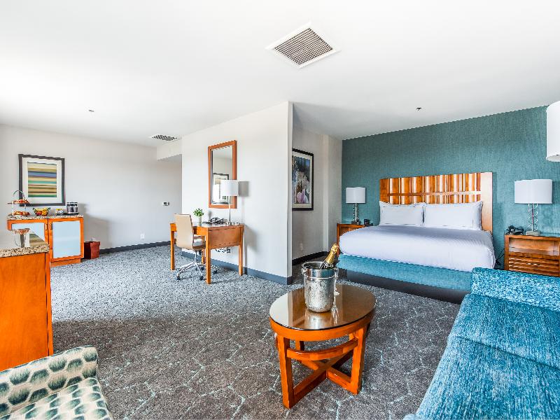 DoubleTree by Hilton Hotel Carson image