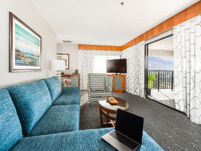 DoubleTree by Hilton Hotel Carson image