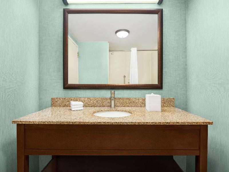 Hampton Inn & Suites Outer Banks/Corolla image