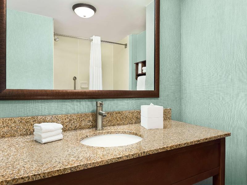 Hampton Inn & Suites Outer Banks/Corolla image