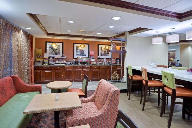 Hampton Inn Sturbridge image