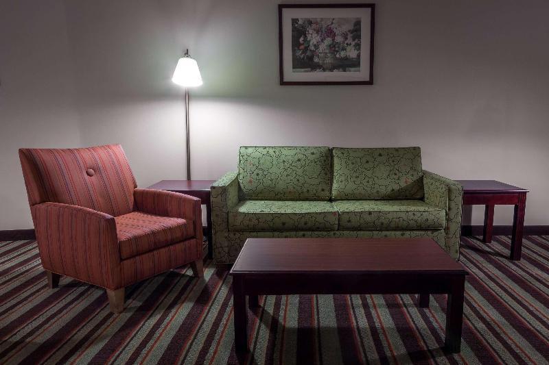 Hampton Inn Sturbridge image