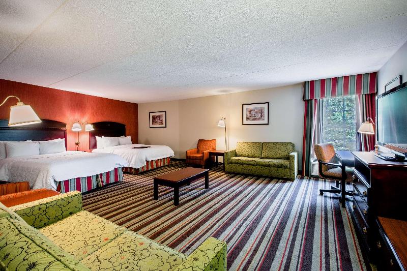 Hampton Inn Sturbridge image