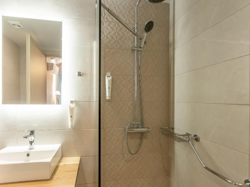Telesilla image