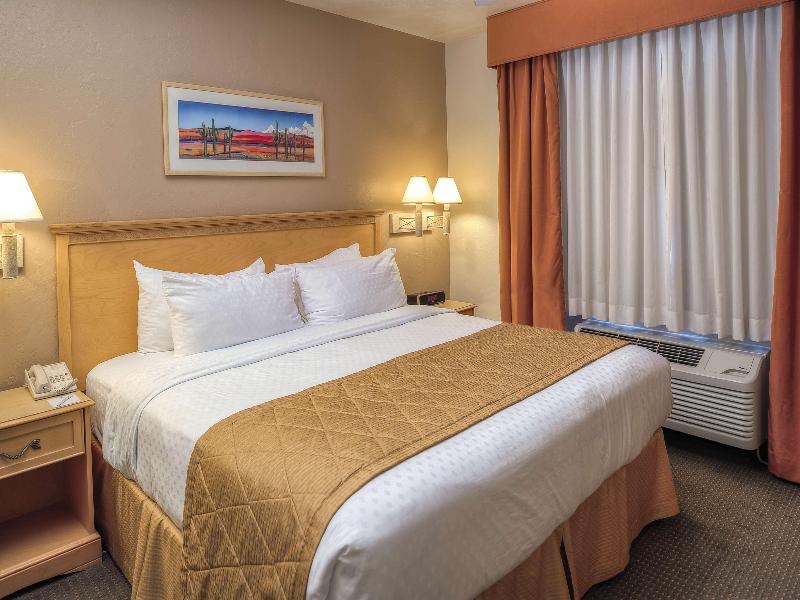 Hilton Vacation Club Varsity Club Tucson image